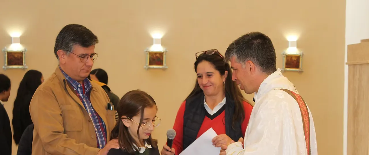 Familias del Colegio Horizontes en una actividad institucional